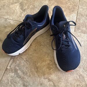 Altra torin 6 Running Sneakers 7.5 WIDE-worn a few times inside- excellent cond